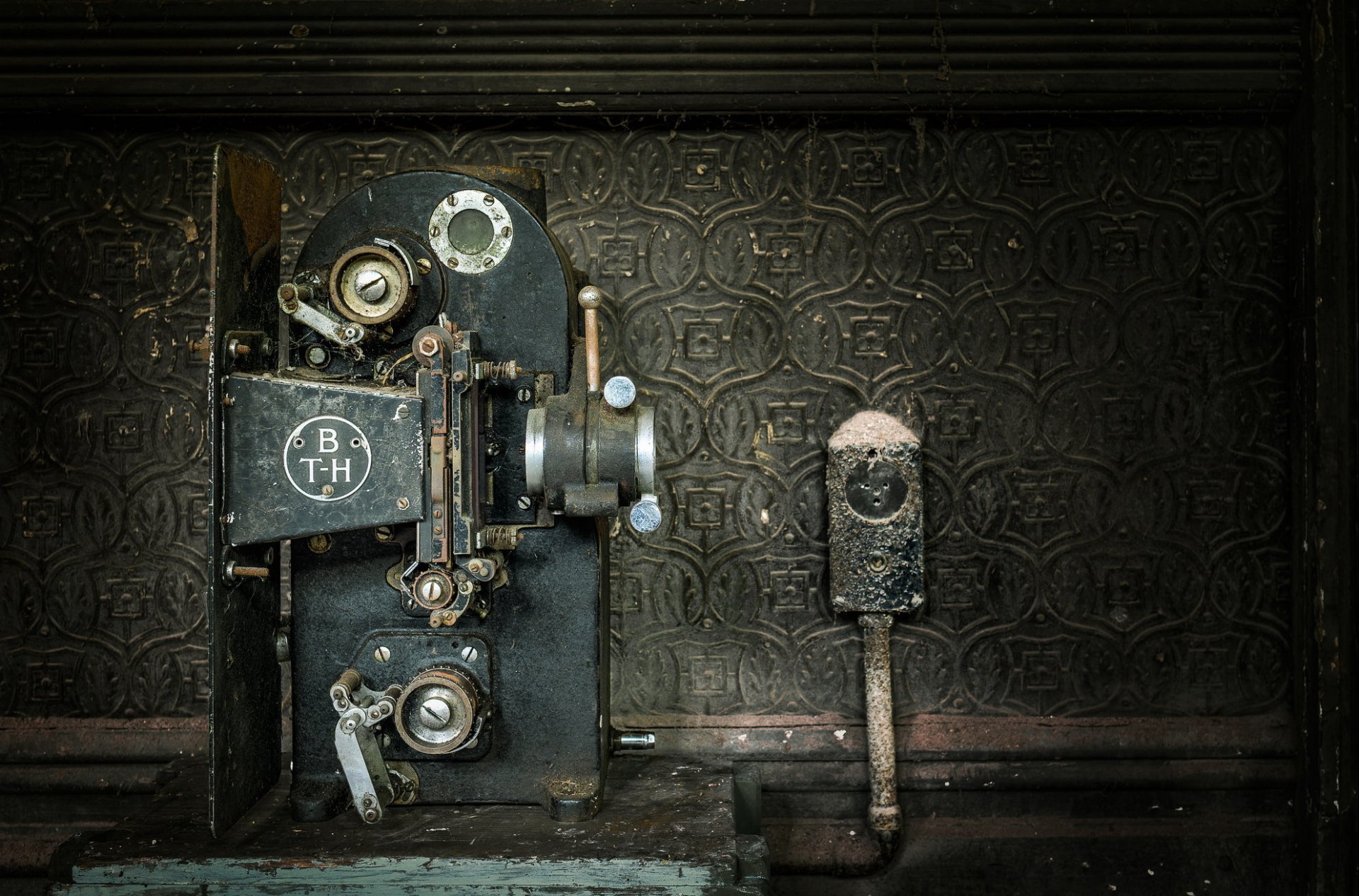 british thompson huston type a projector close up background