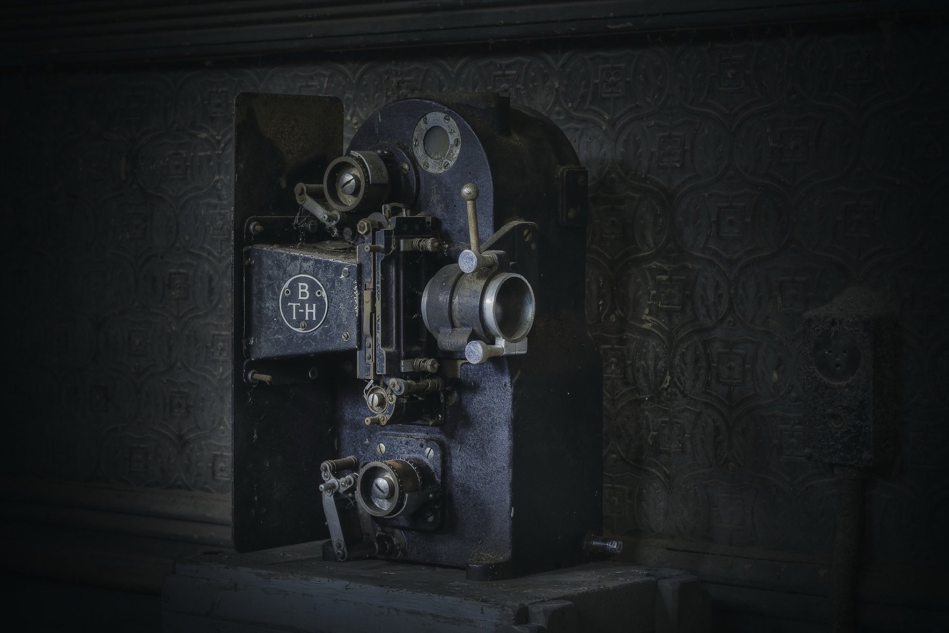 the mechanism close up background