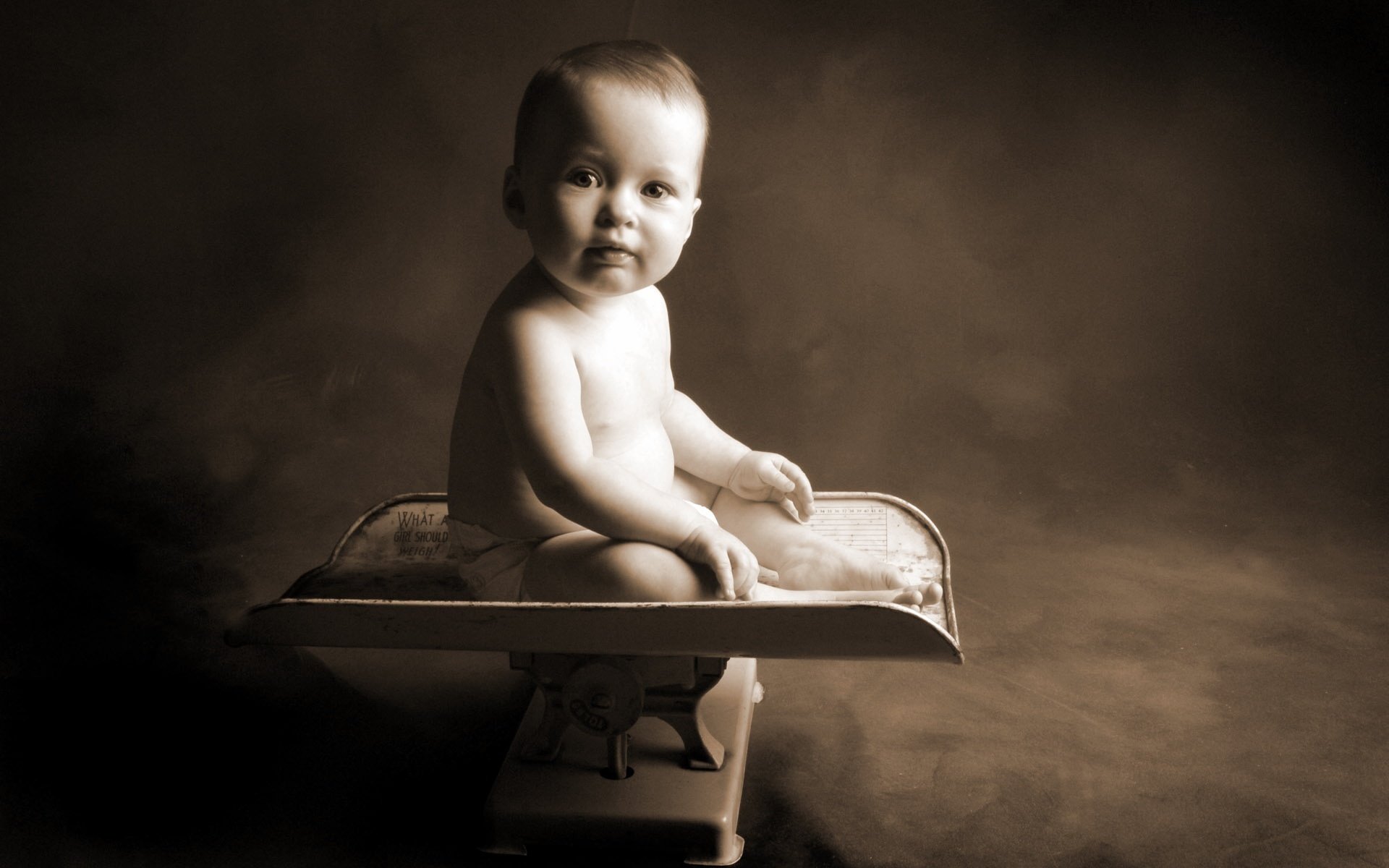 balance enfant brume grise vue portrait visage yeux