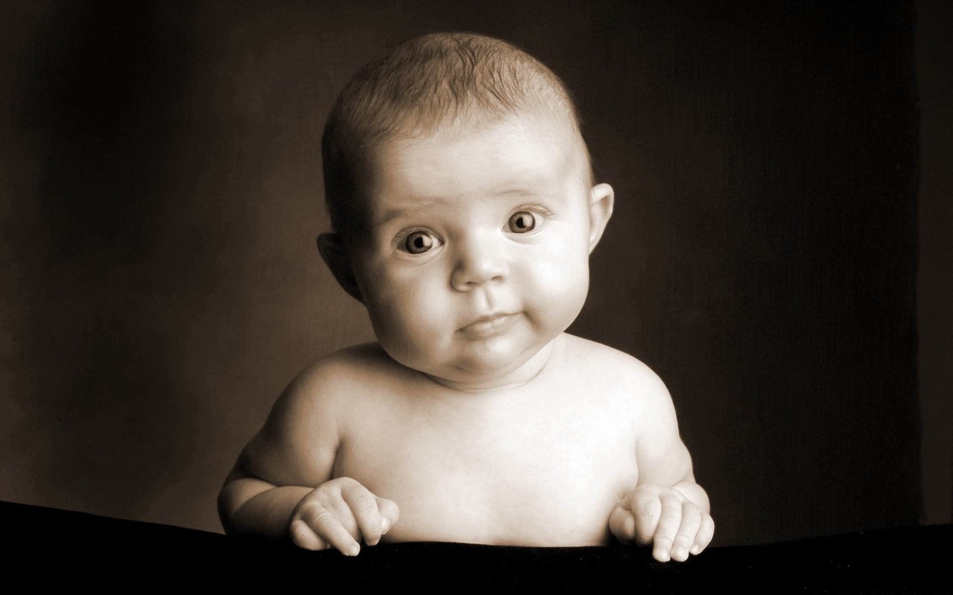neponyatka baby chubby cheeks portrait look eyes face emotion