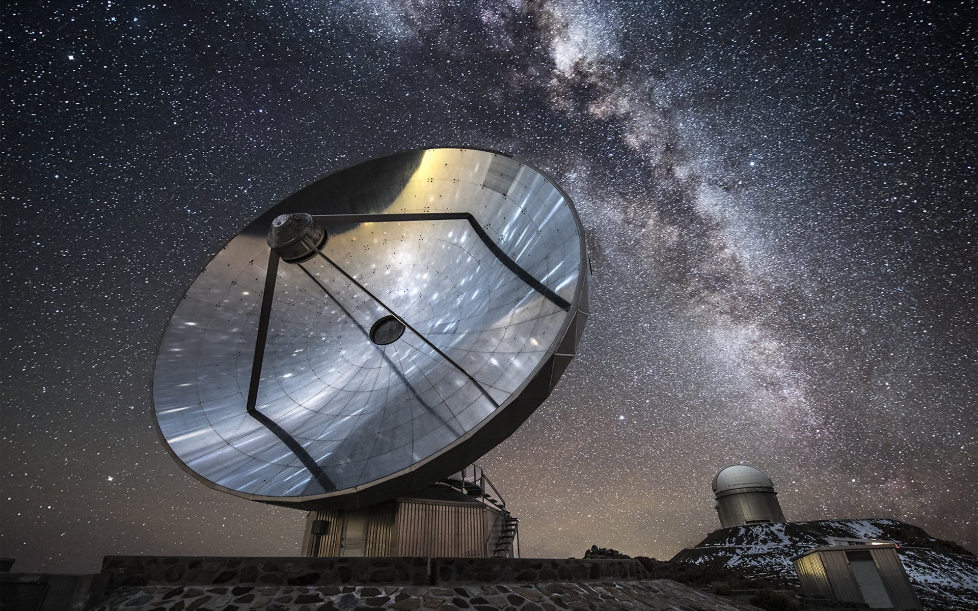antenna notte sfondo