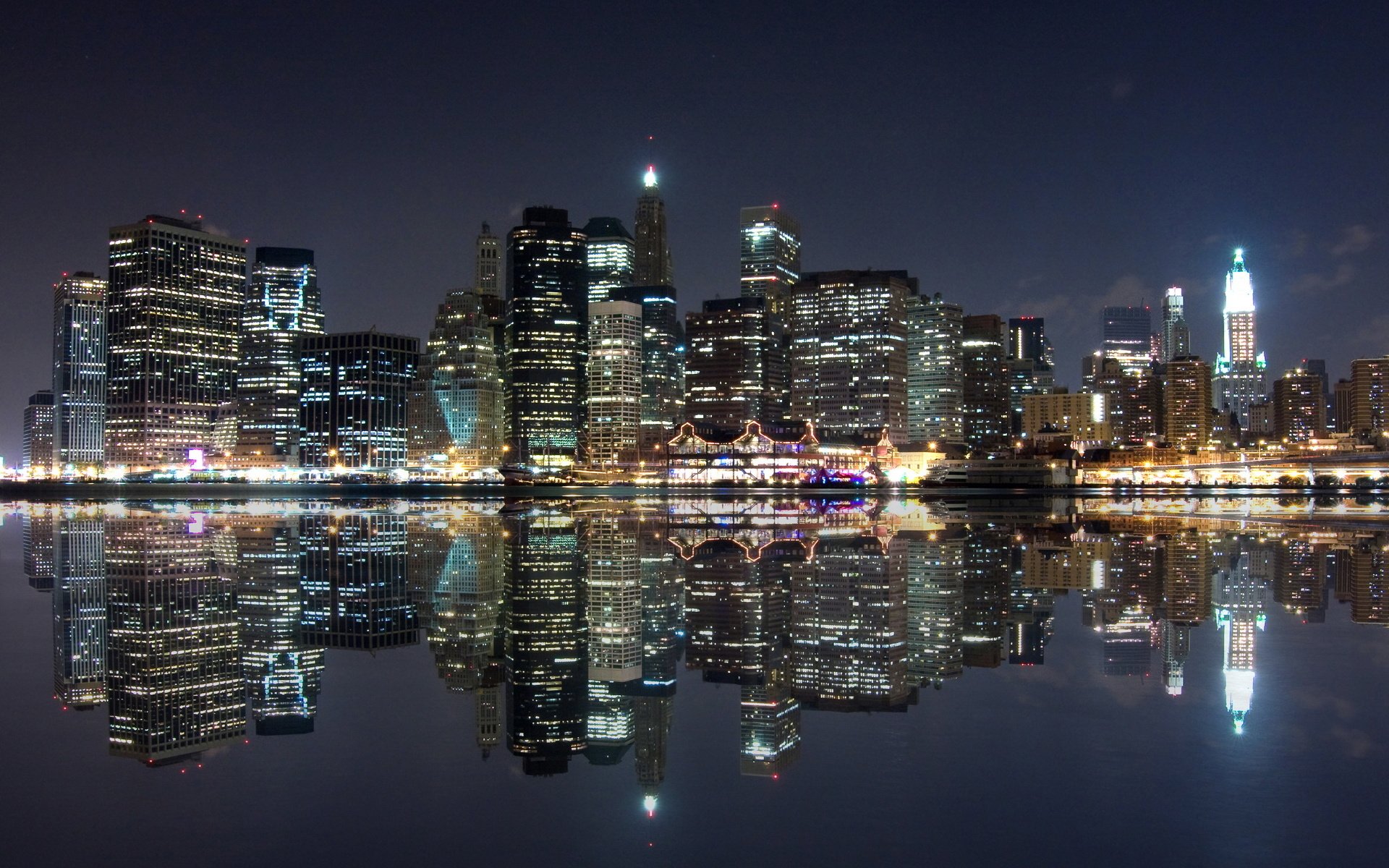 stadt in der nacht lichter hochhäuser städte wolkenkratzer nacht stadtlichter reflexion wasser fluss oberfläche spiegel himmel