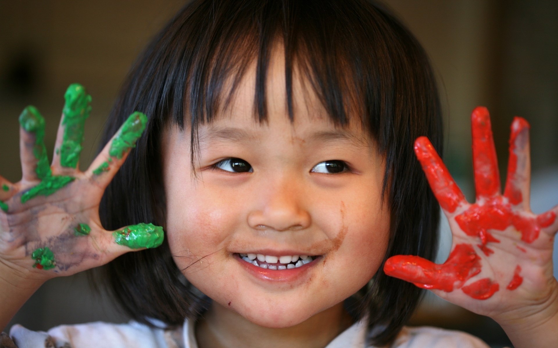 dark hair handle in the paint sweet child portrait look smile eyes face