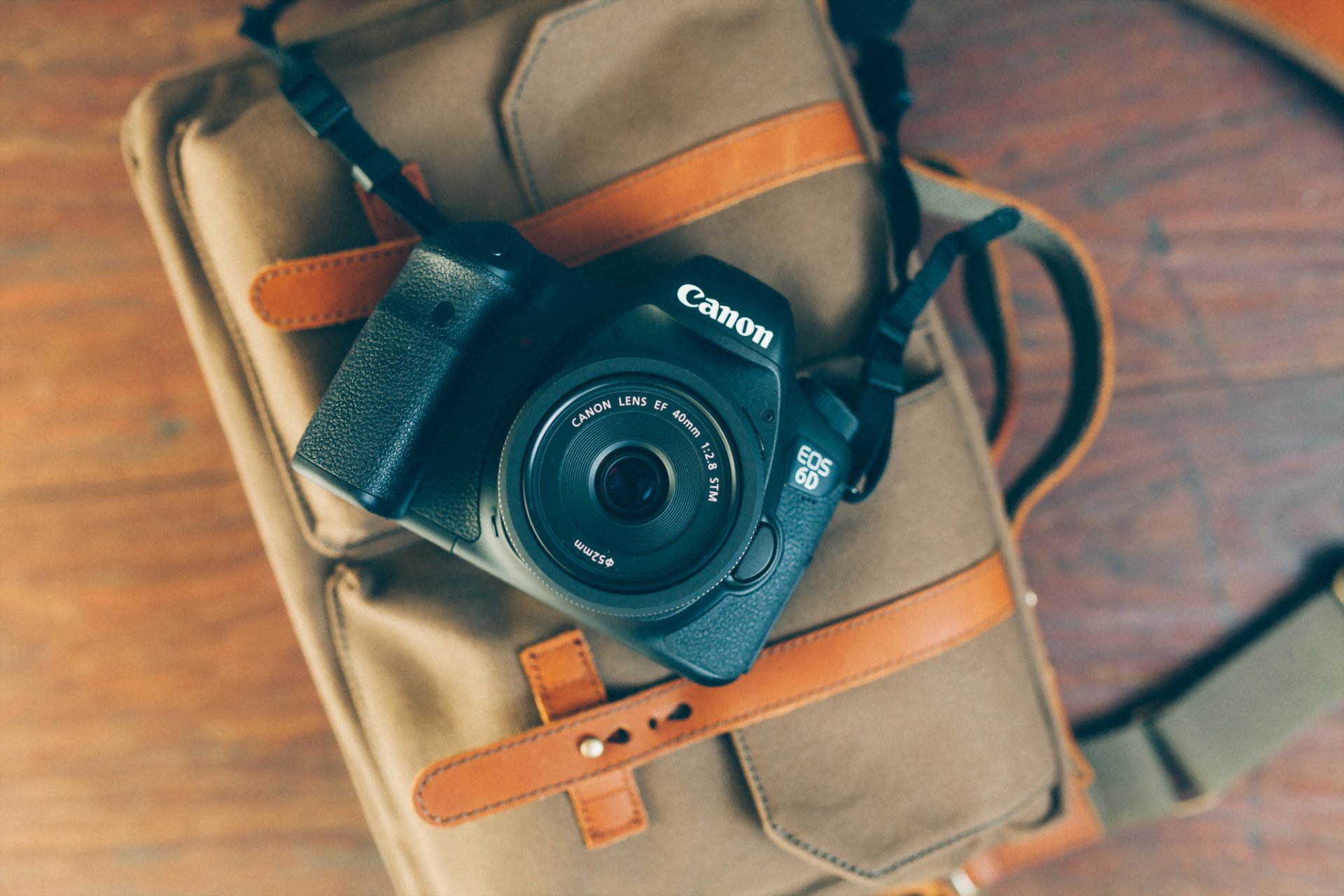 the camera canon background