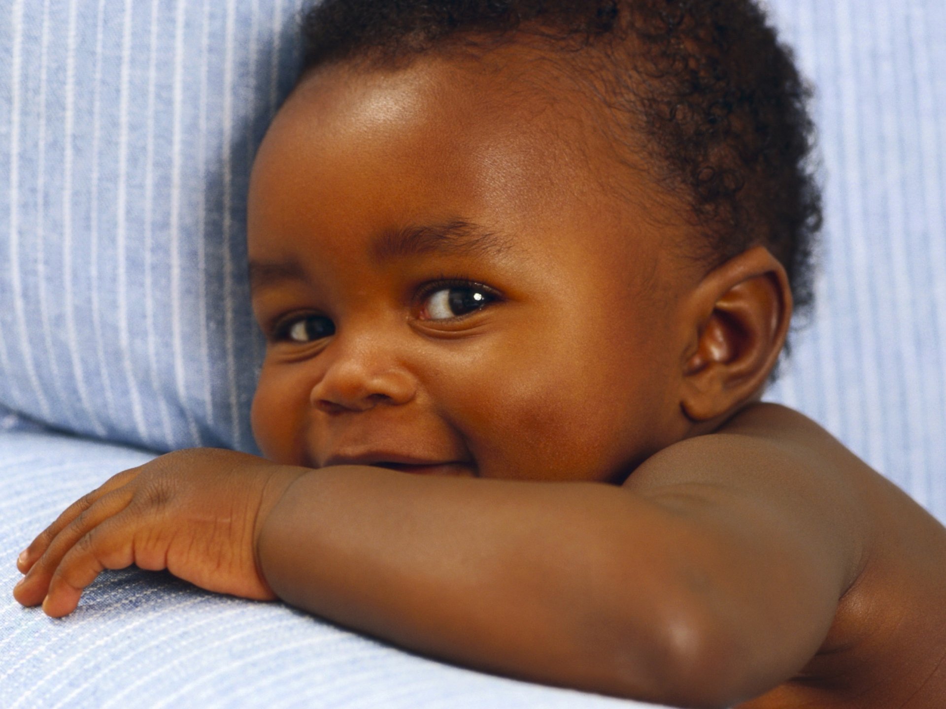 koda dark skin black eyes portrait look smile eyes face