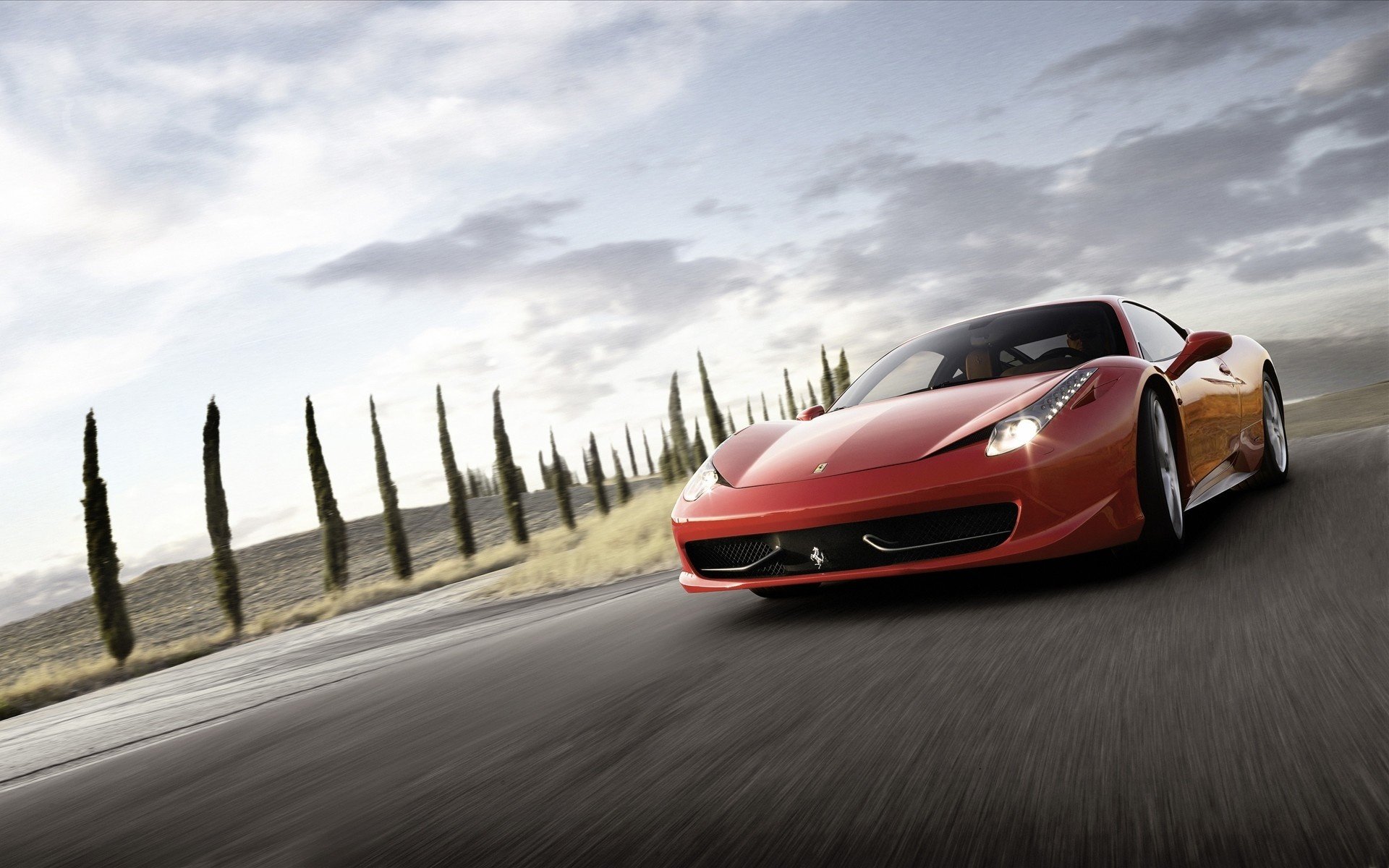 ferrari 458 a la velocidad carreras en la carretera auto velocidad tráfico coche rojo carretera faros ferrari coches deportivos vehículos vehículos árboles nubes asfalto cielo llantas