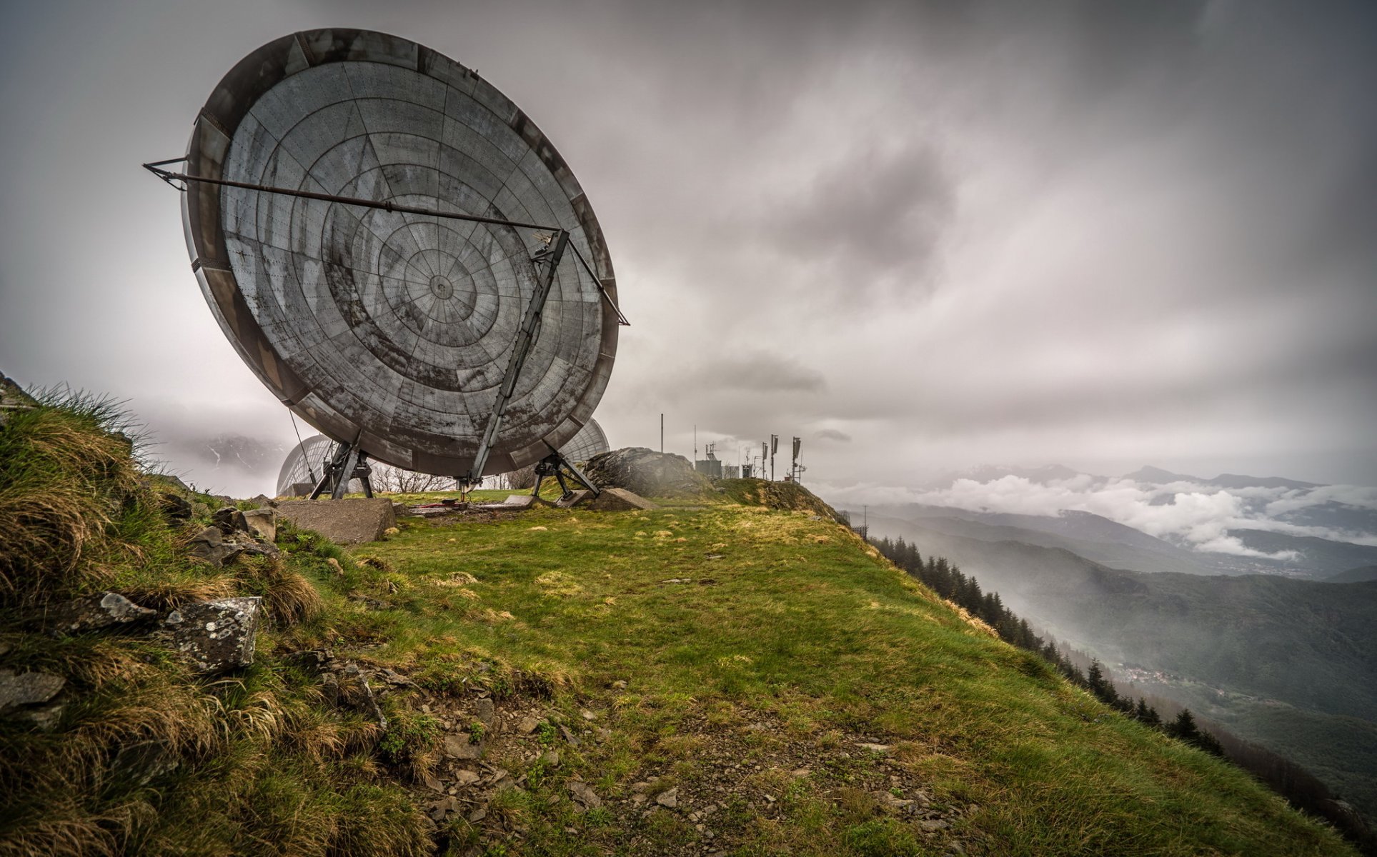 antenna montagna cielo