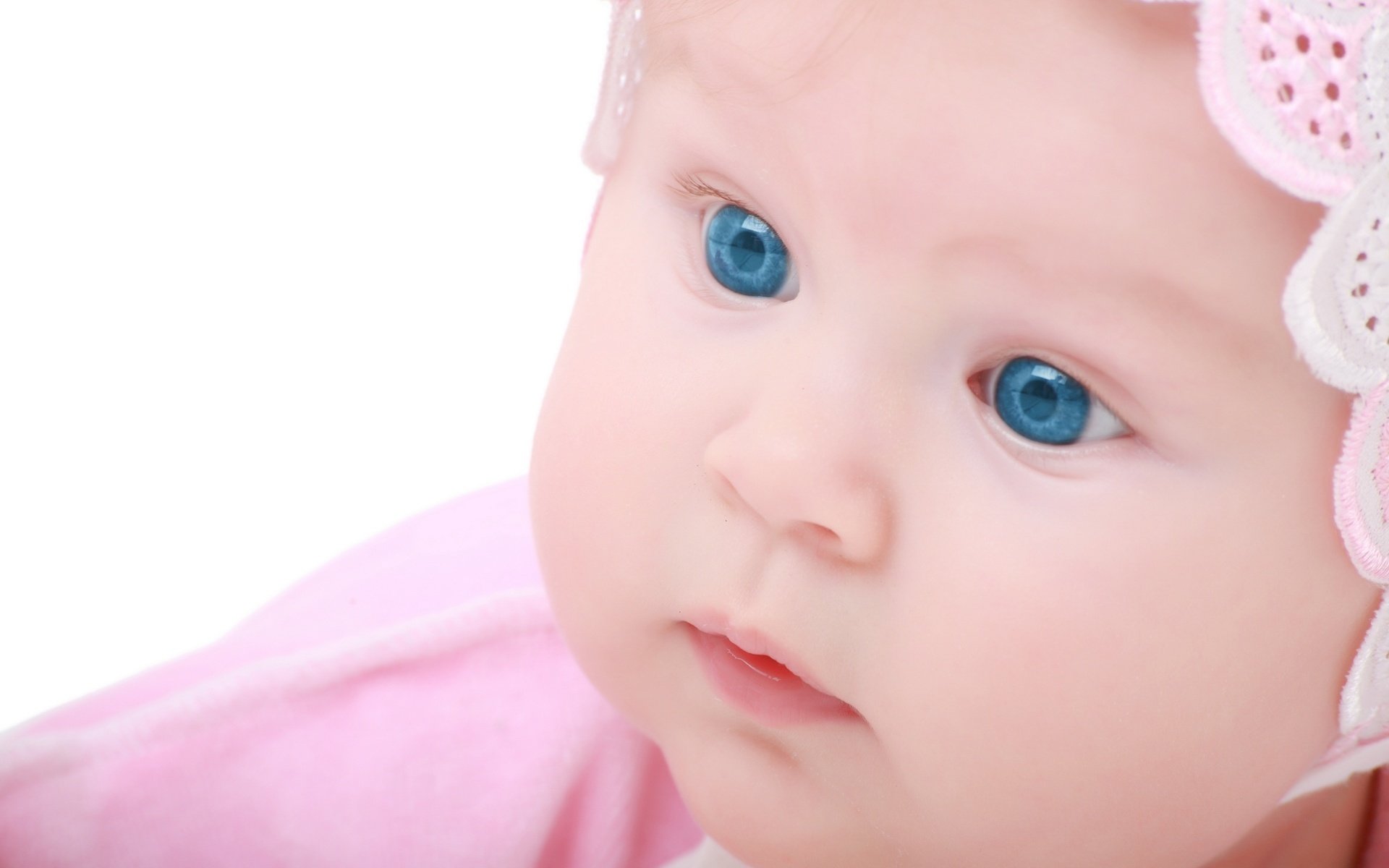 ozeanfarbene augen spitzenmütze engelchen porträt blick augen gesicht