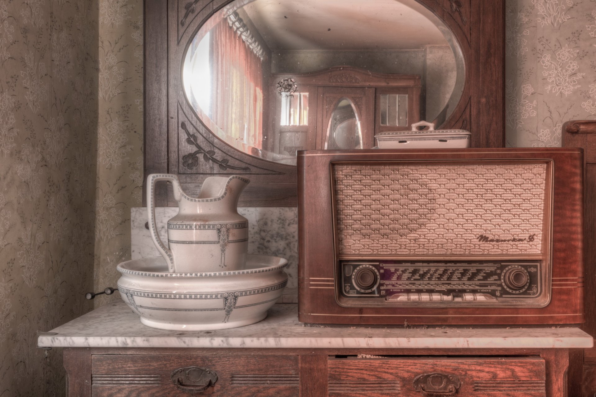 radio odbiornik lustro
