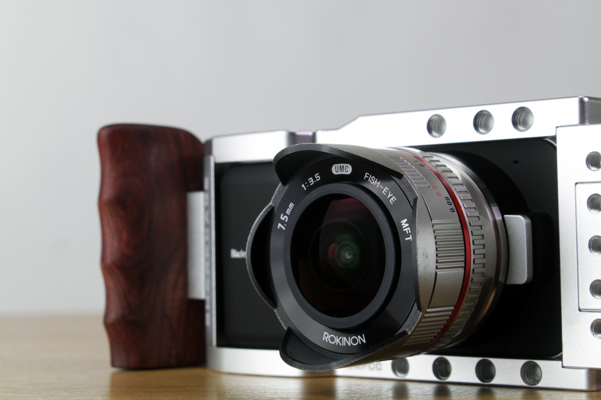 pocket cinema shark cage hintergrund makro