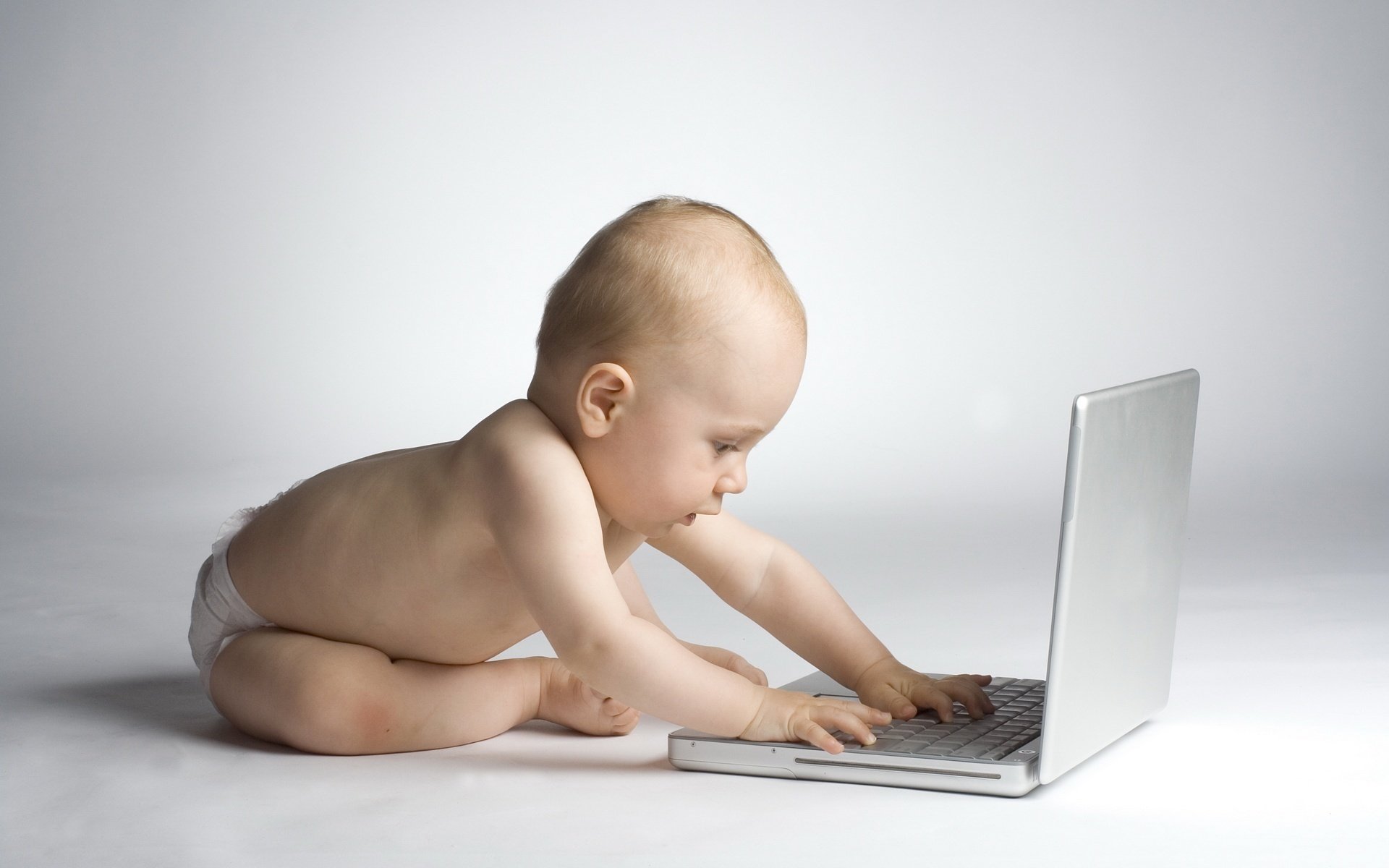 wir studieren die welt baby technik computer hobbys laptop kind profil baby krümel spiele spaß