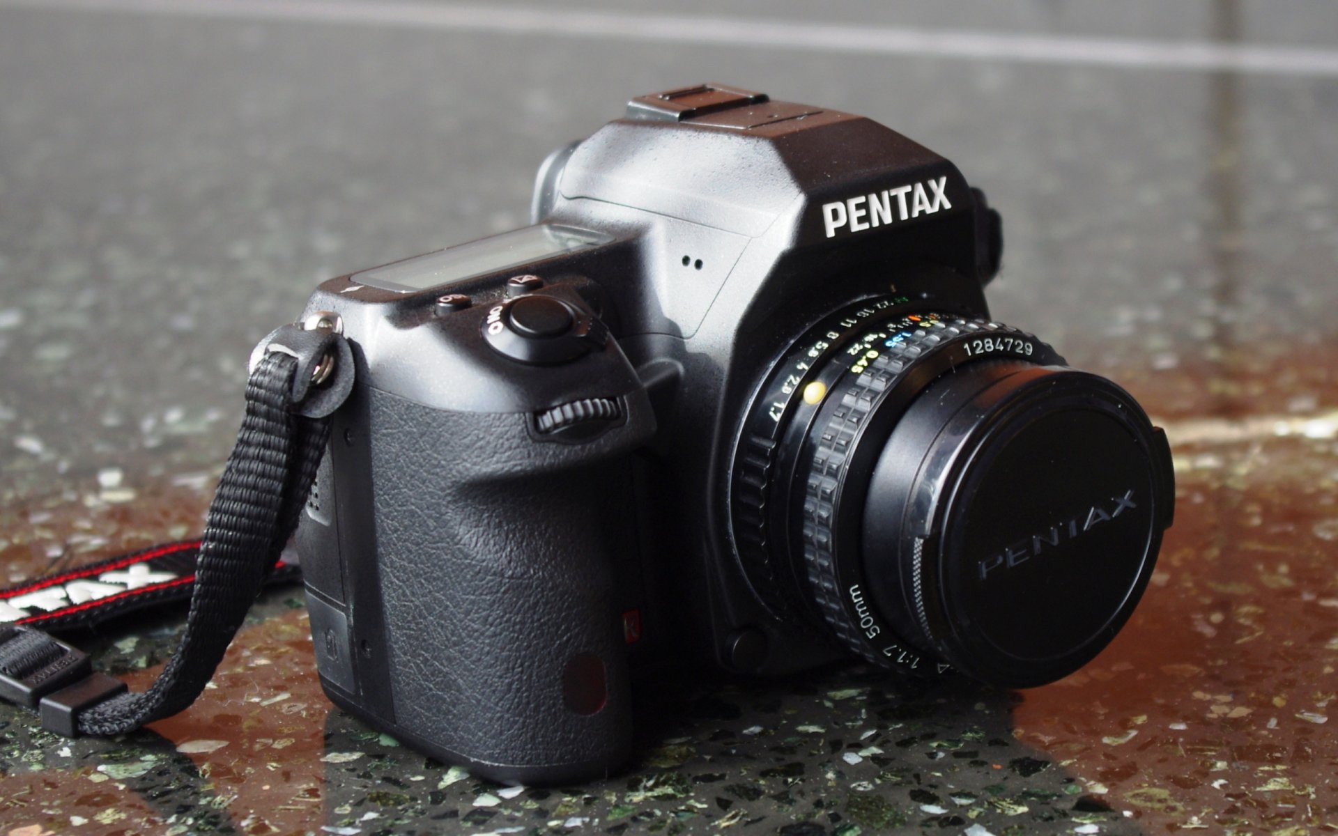 macchina fotografica pentax k-5ii + smc pentax-a 50mm f1.7 sfondo macro