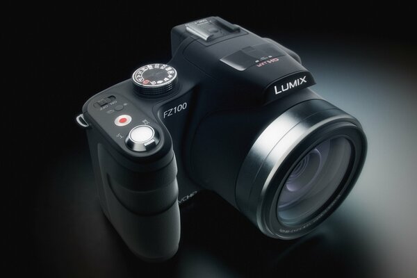 Fotocamera Panasonic Lumix. Piano intermedio