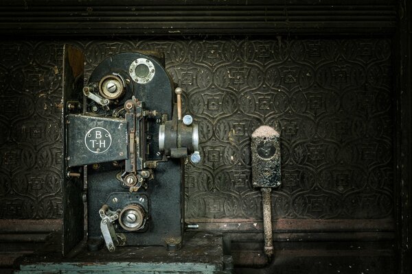 Ttip British Thompson old camera
