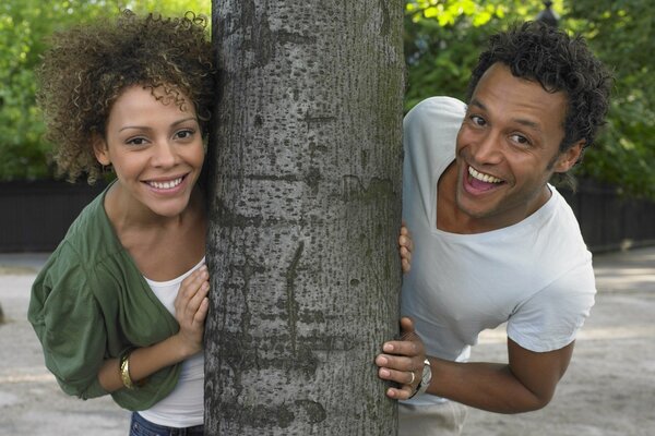 Couple amoureux-bonheur dans le visage d un homme et d une femme