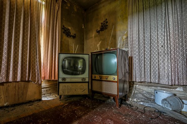 Vintage TVs in a retro interior