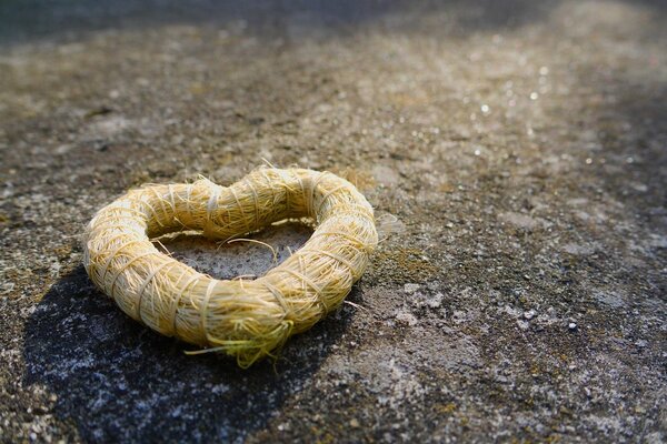 Tenerezza del cuore di paglia intrecciato