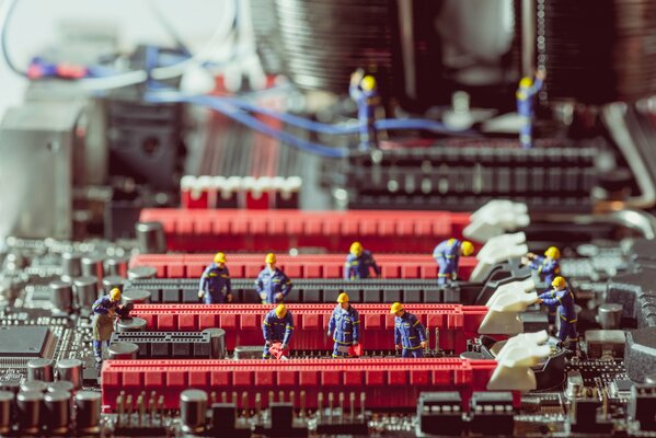 Motherboard , Puppen Mechanismus ist cool