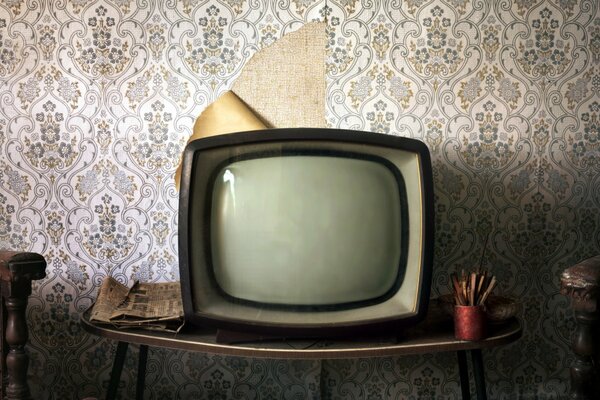 Old TV in the room