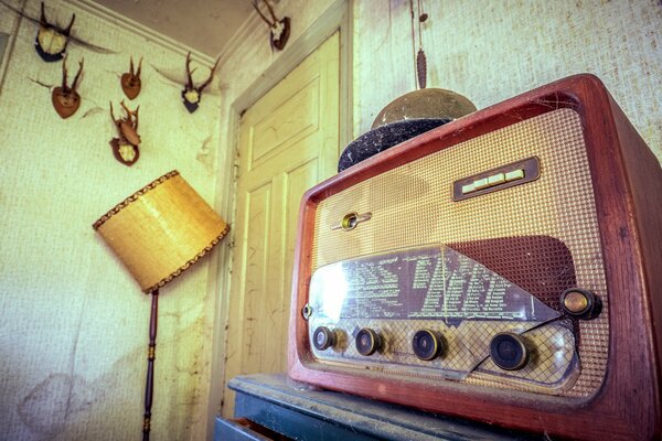 The old receiver standing in the room