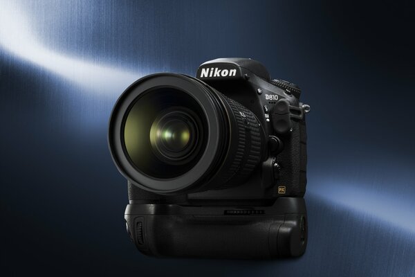 Nixon s camera is looking at you with a lens