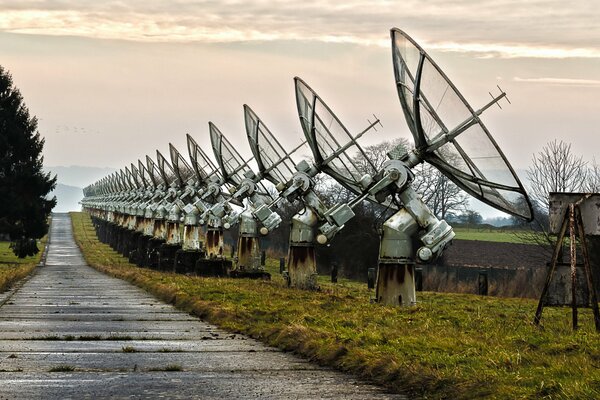 Antenna Osservatorio sullo sfondo del cielo