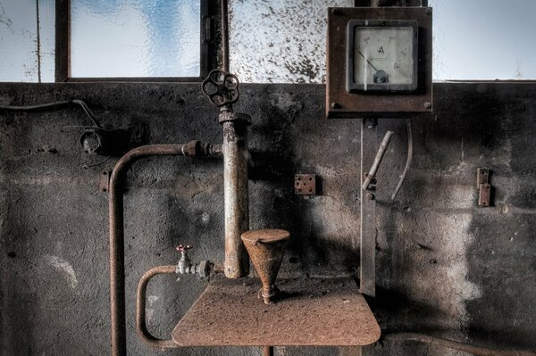 Photo of an old, rusty mechanism