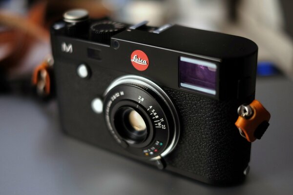 Черная макро камера leica