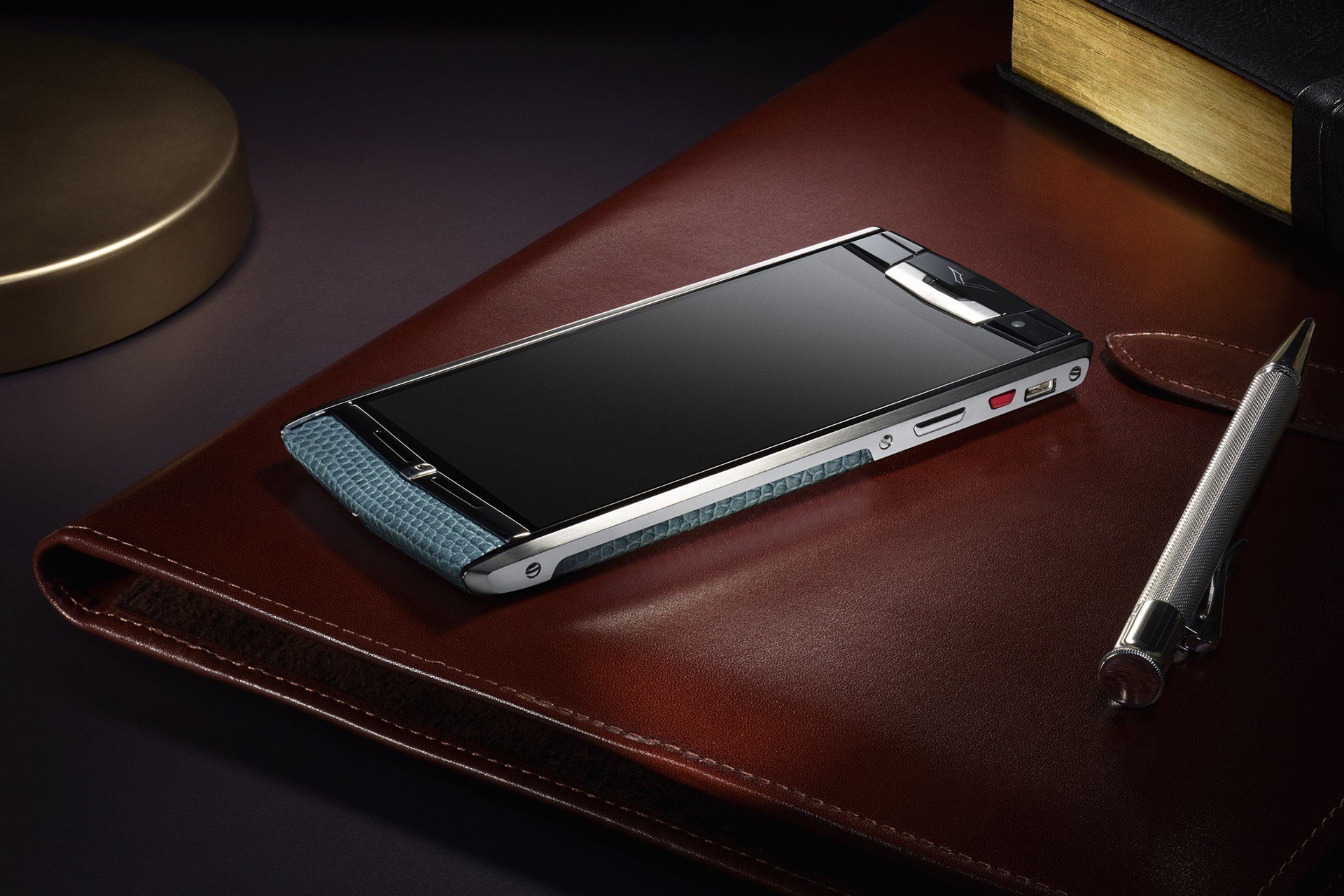 vertu signature tactile salut-technologie smartphone style