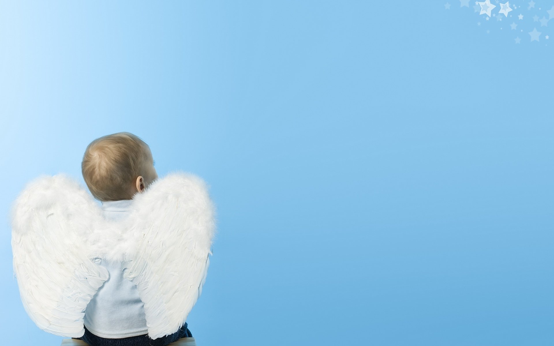 regarder vers le ciel ange ailes blanches bébé enfant miette tête ailes ciel étoiles