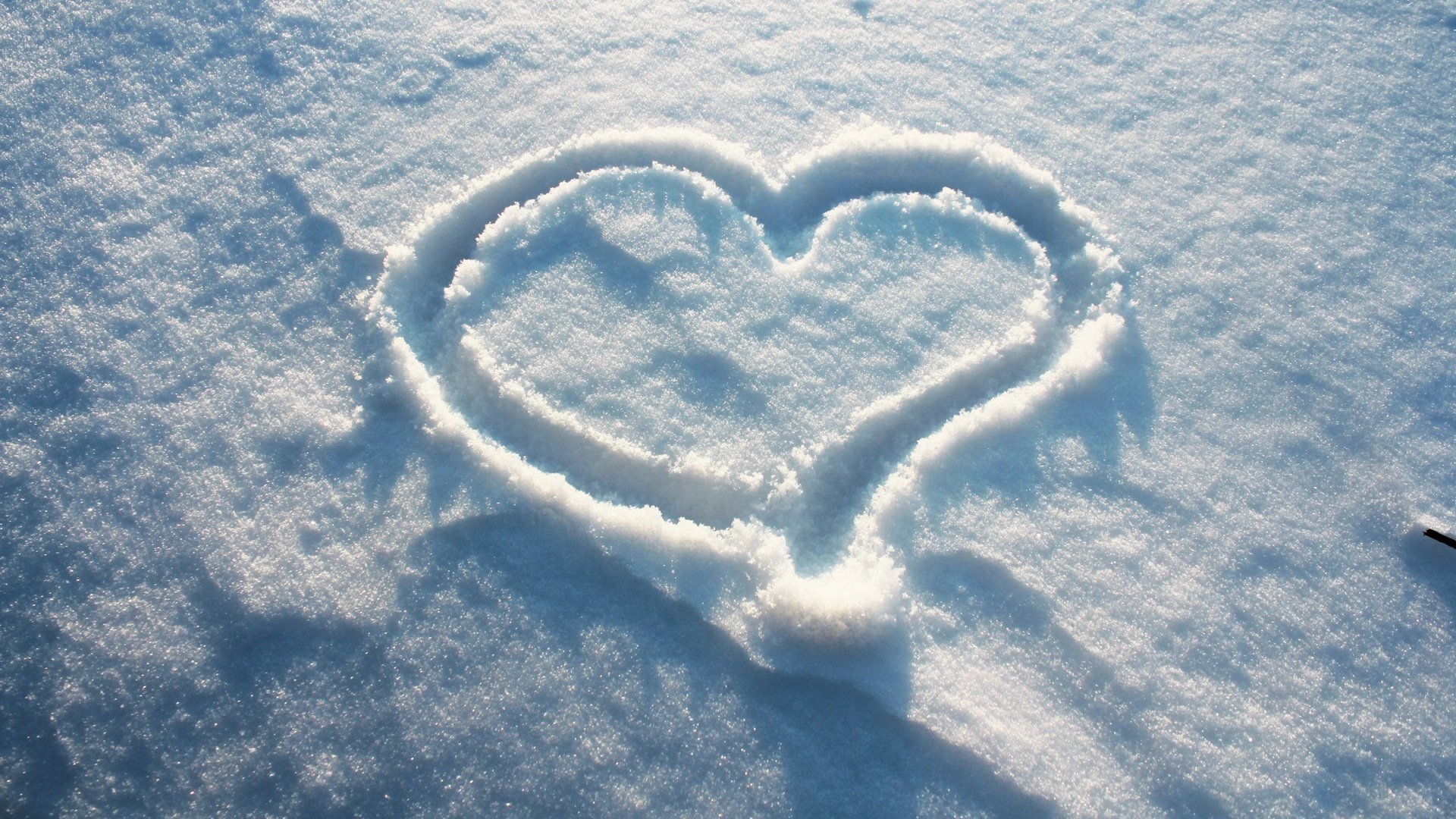 dessin sur la neige coeur gel