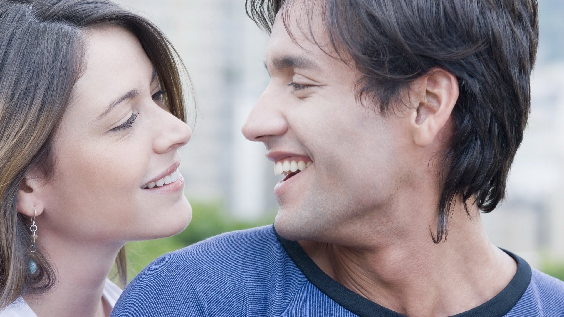 sentimientos de amor sonrisas personas romance ternura sentimientos amantes pareja pasión amor cita reunión hombres mujeres