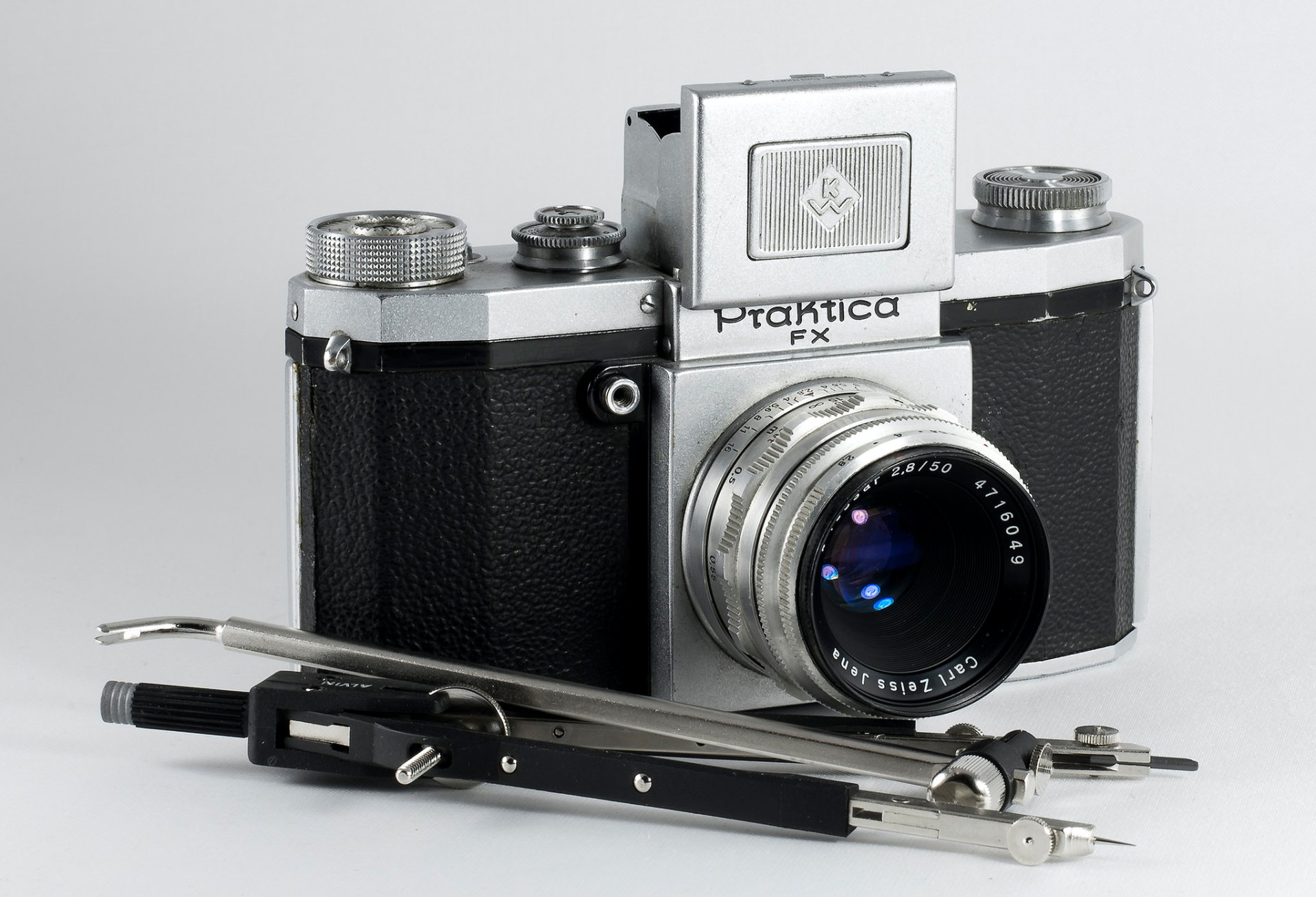 praktica carl zeiss камера ретро циркуль