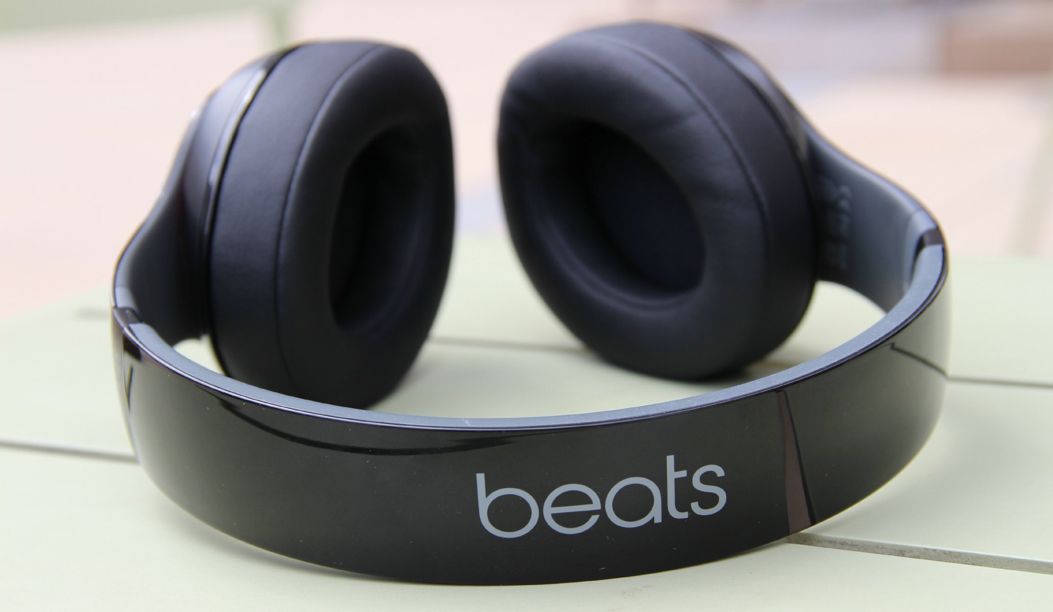 beats sur dr dre casque lettrage noir haut-parleurs plastique