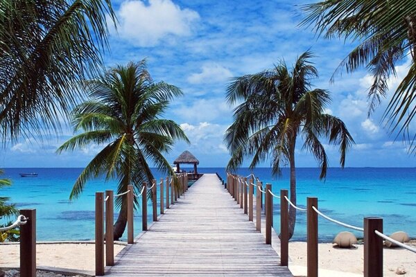 Liegeplatz an einer schönen paradiesischen Insel