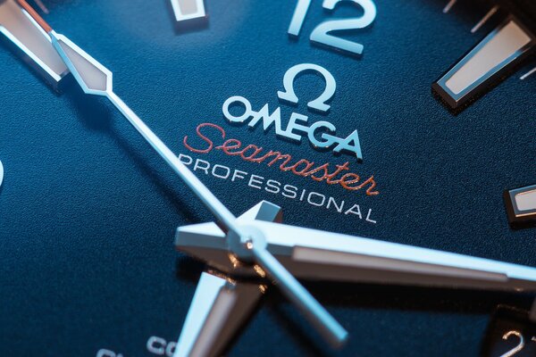 Blaues Zifferblatt der Omega-Uhr