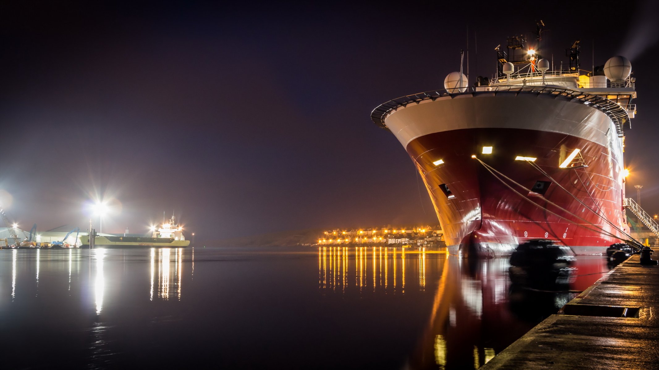 ville port bateau nuit