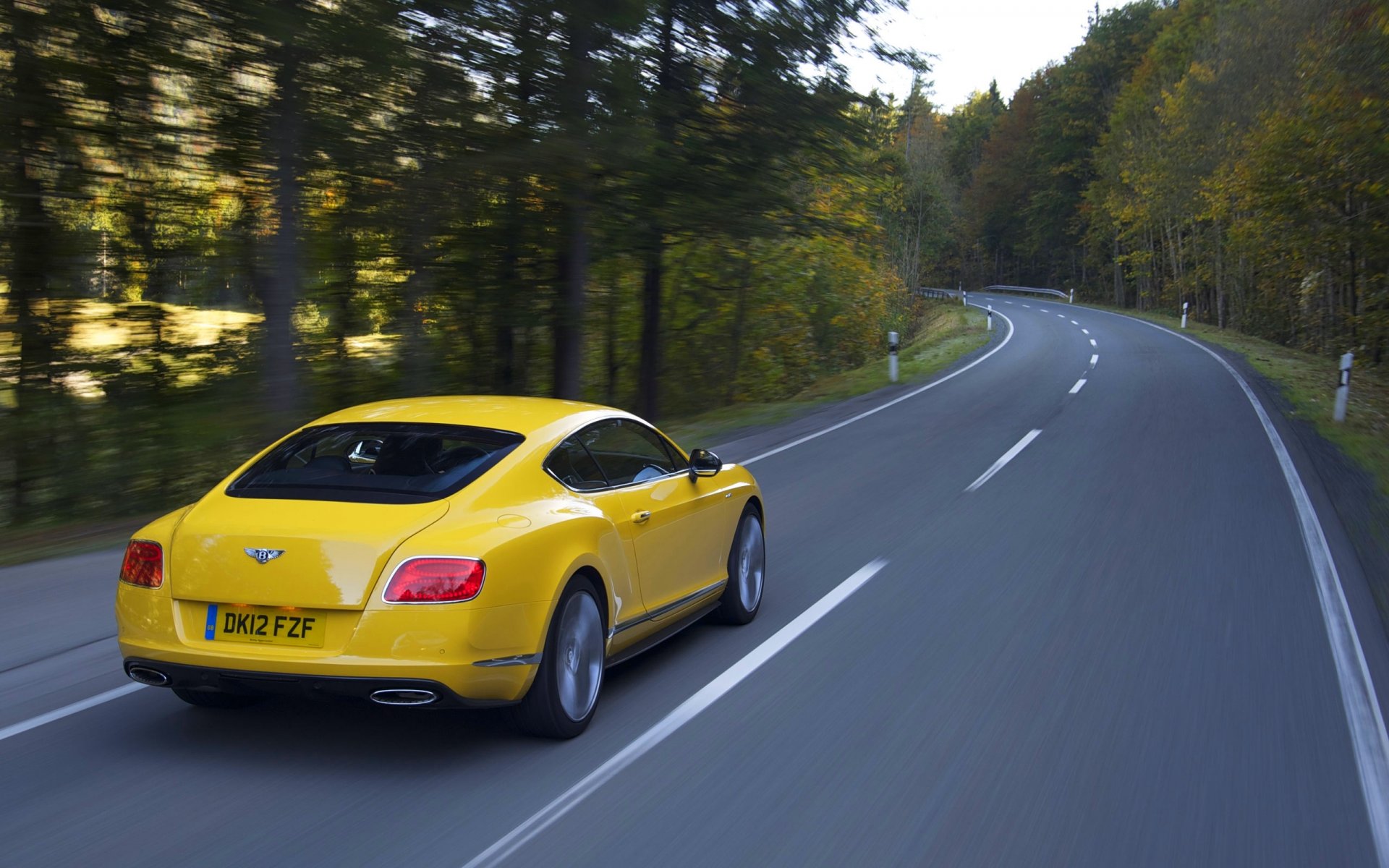 bentley continentale gt giallo strada nel traffico foresta lusso continentale