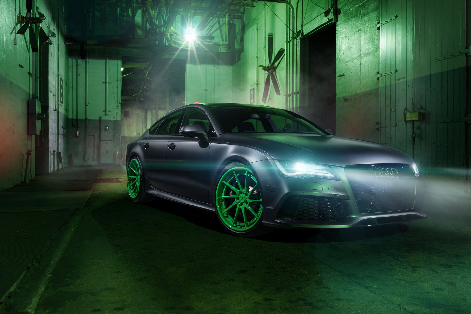 audi rs7 voiture phare