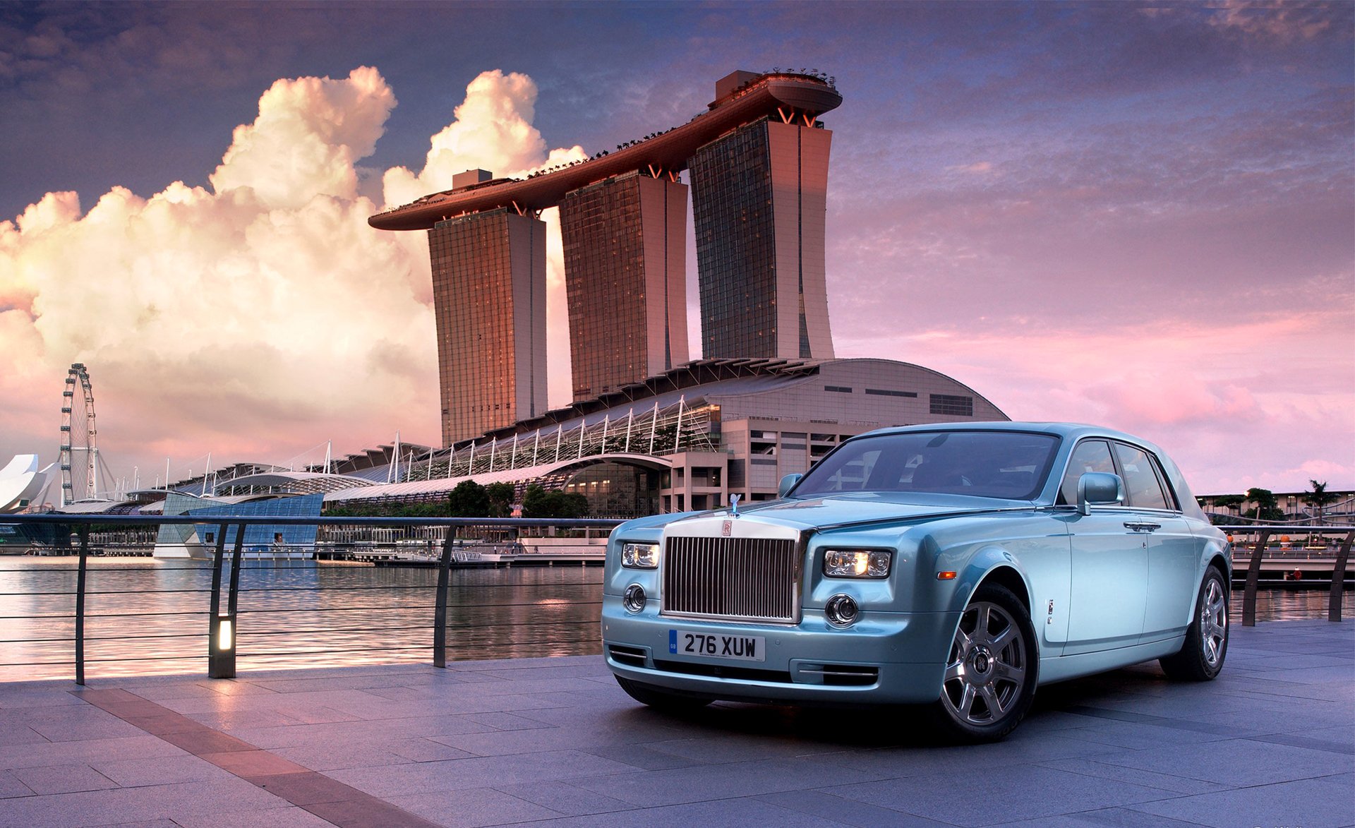 rolls-royce limusina paisaje ciudad singapur