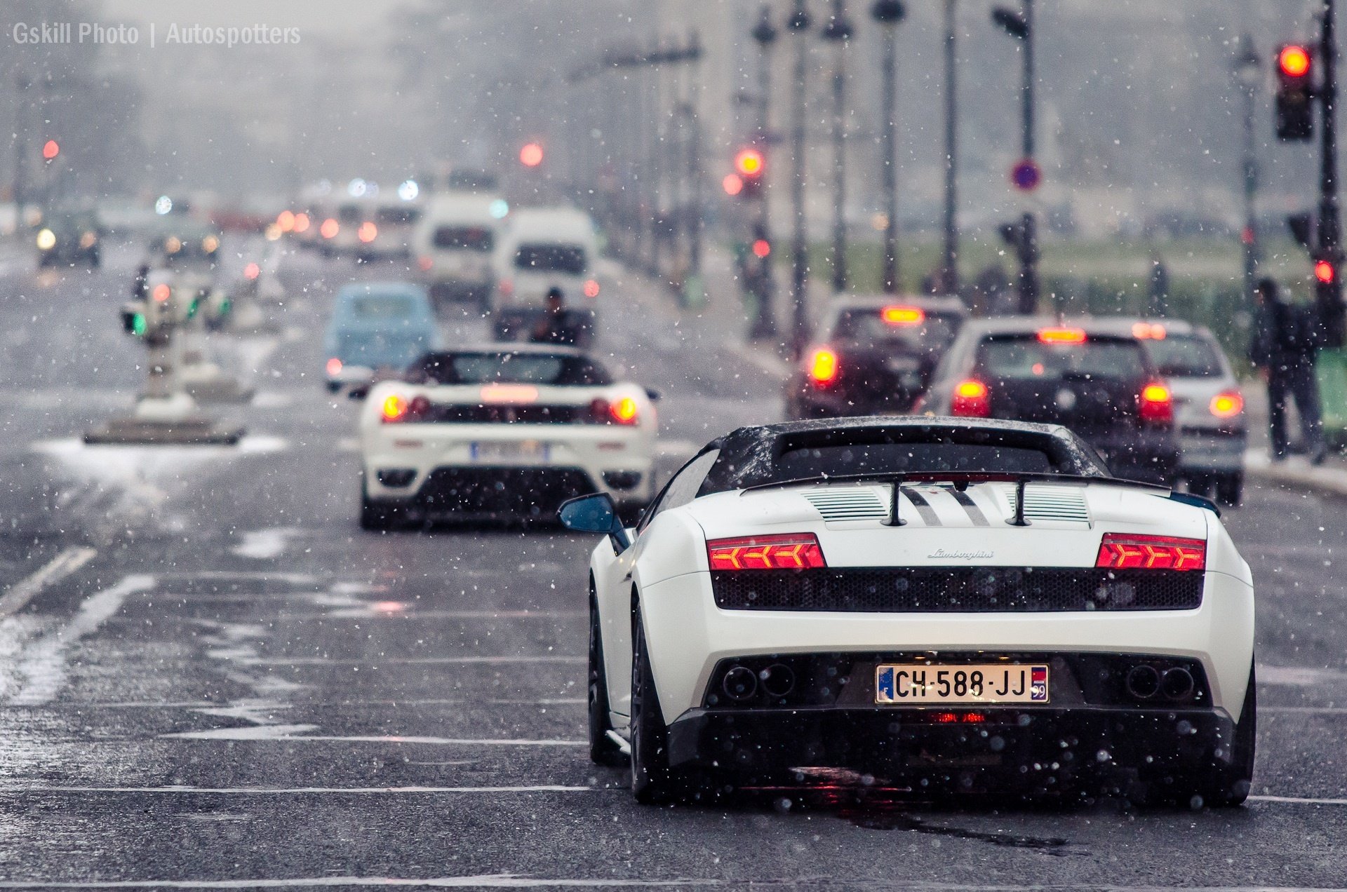 lamborghini gallardo biały ferrari f430 droga śnieg samochody sygnalizacja świetlna