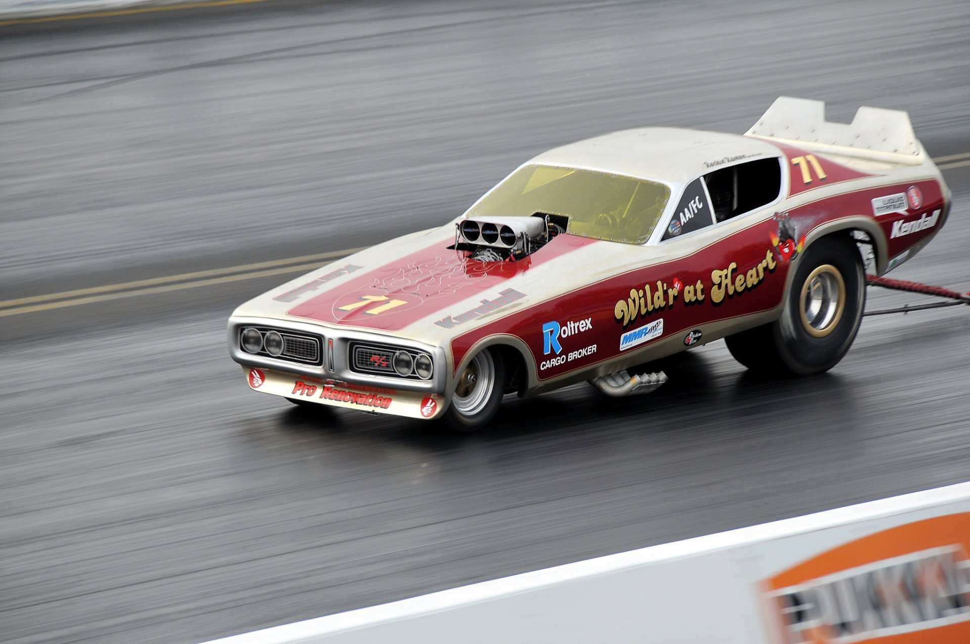 muscle car drag racing race track