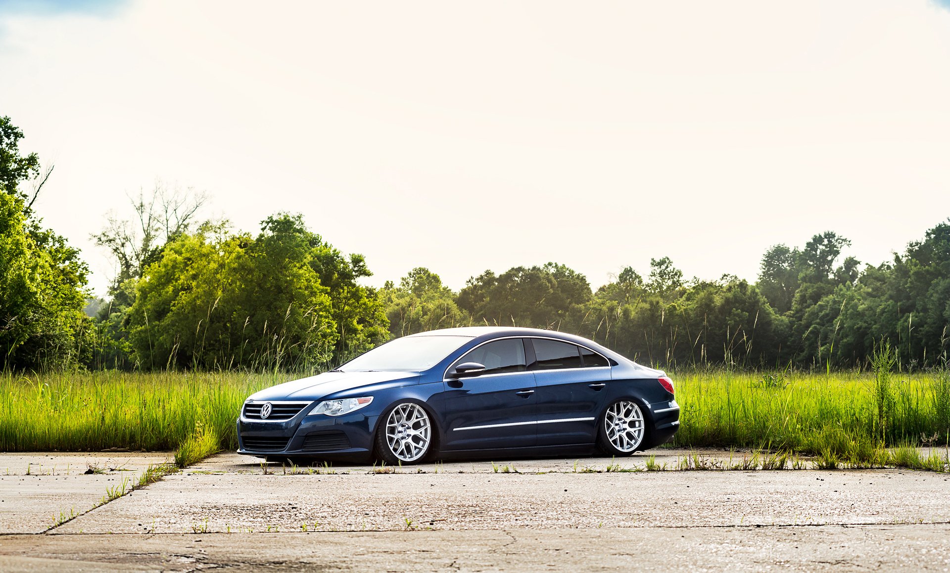 volkswagen passat cc blue wheel