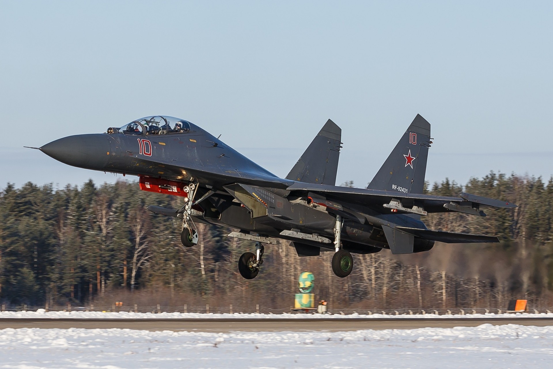 su-35 à réaction super-maniable