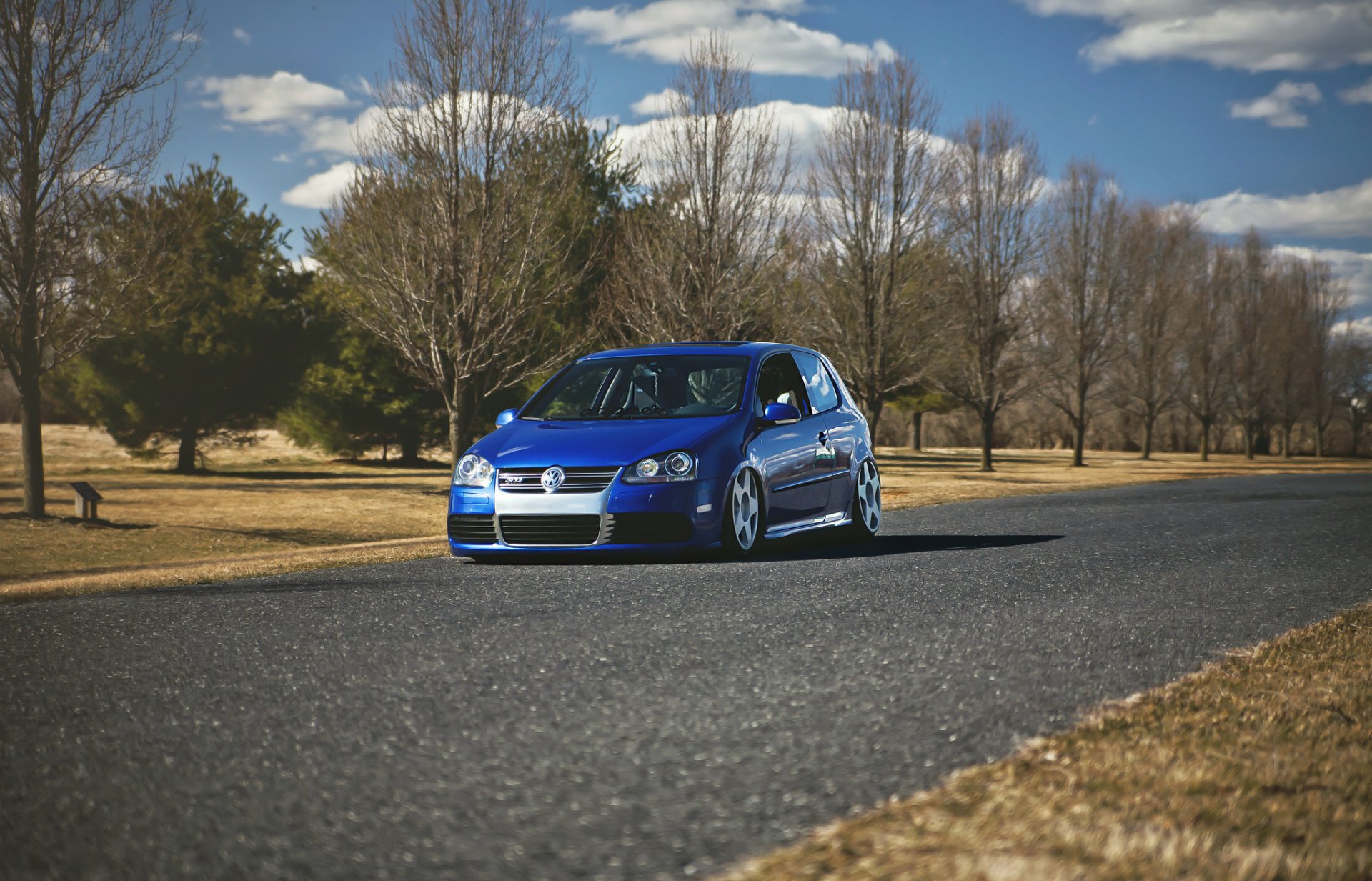 volkswagen golf gti r32 blau tuning bäume herbst