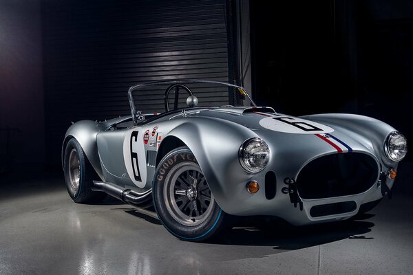 L auto perfetta non esiste ma shelby cobra