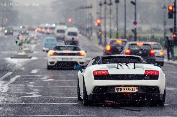 Lamba shows four-wheel drive in snowy weather