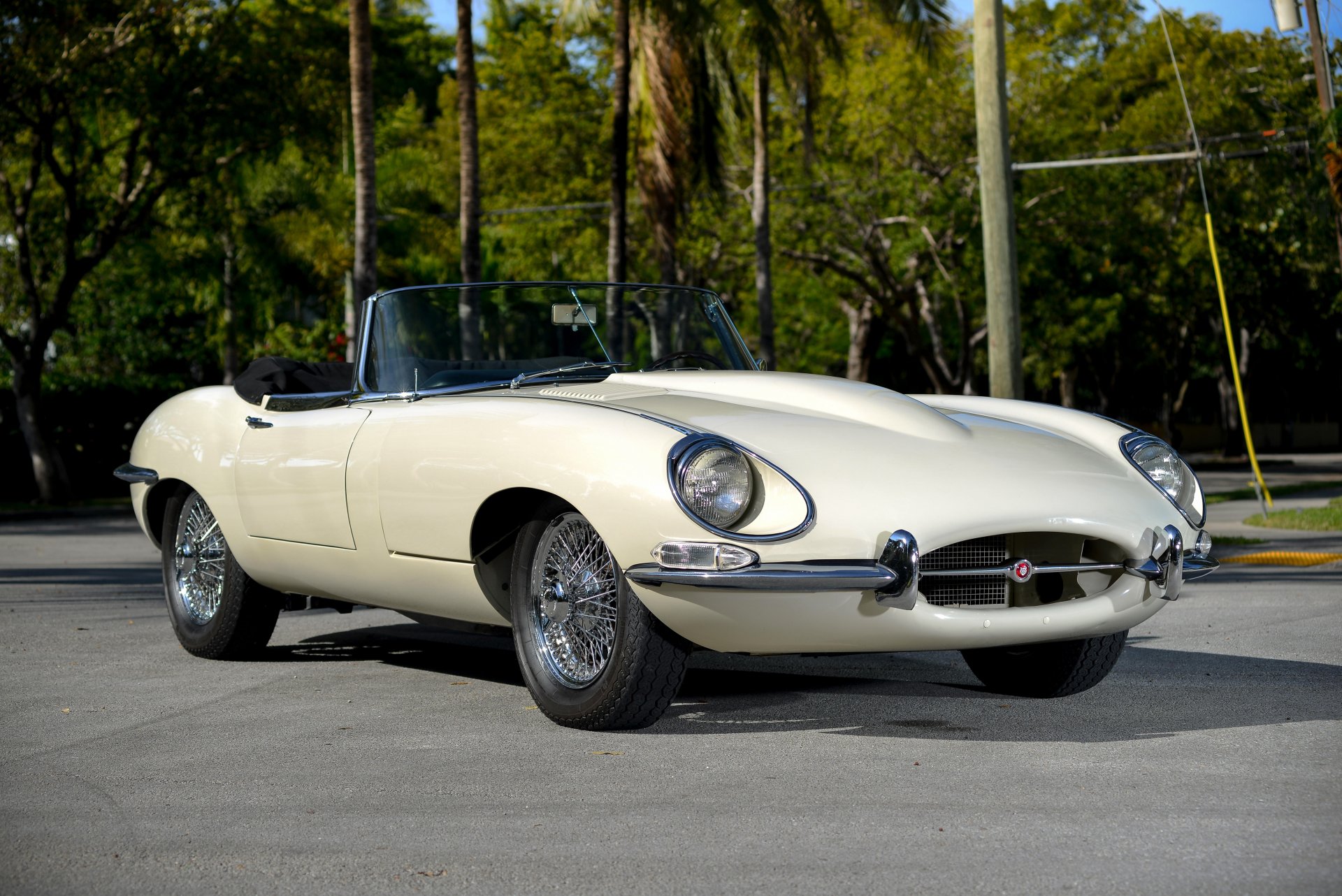 1967 jaguar e-type open two-seater series I jaguar classic white