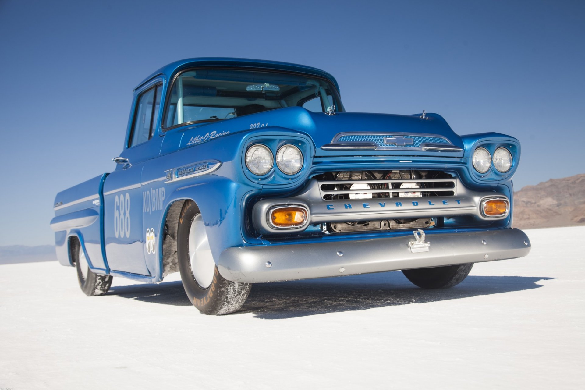 chevrolet apache bleu désert