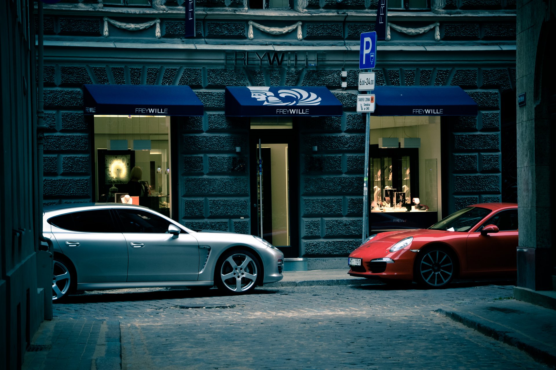 porsche carriola panamera bianco rosso